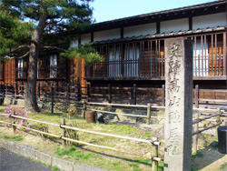 高山陣屋門前です。