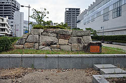 移築展示されている石垣オブジェ