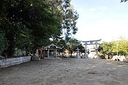 柿本神社境内