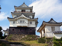 平戸城の模擬天守