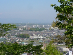 平山城からの眺めは遠くまで見渡せます。
