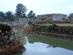 水掘と石垣が美しい萩城